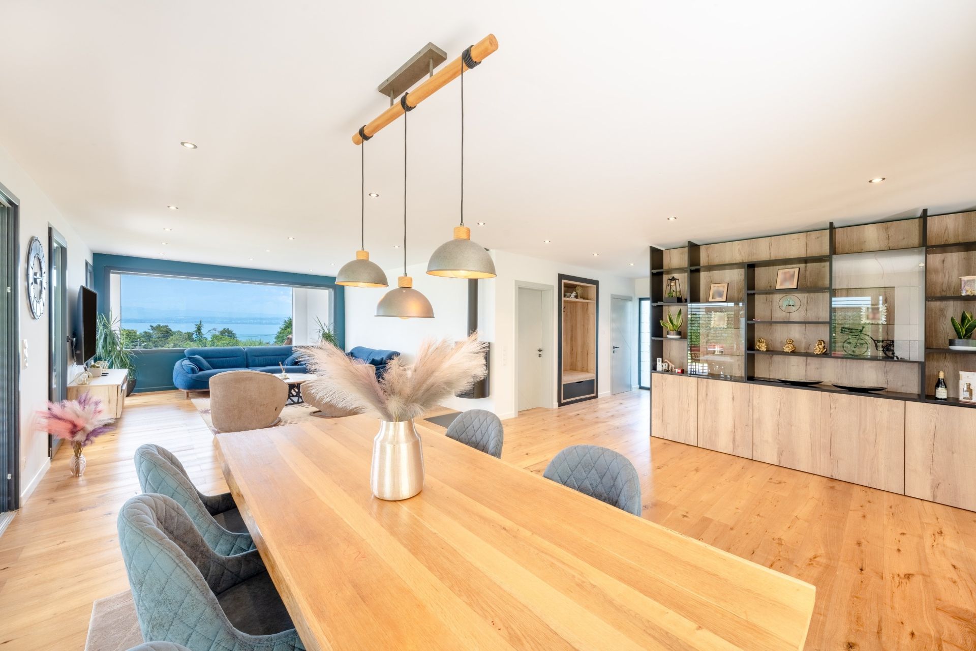House 10 Rooms For Sale On Lugrin (74500) House 10 Rooms For Sale On Lugrin (74500)