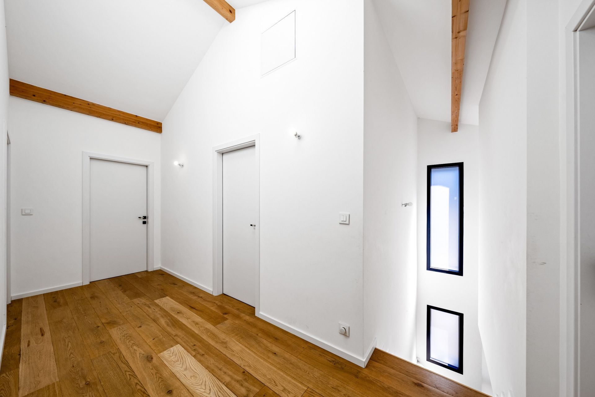 house 6 Rooms for sale on LUGRIN (74500)