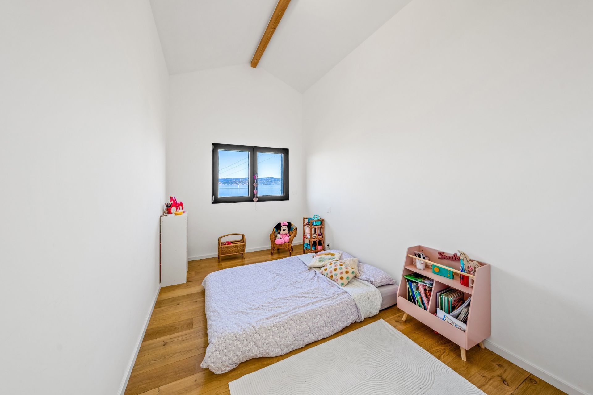 house 6 Rooms for sale on LUGRIN (74500)