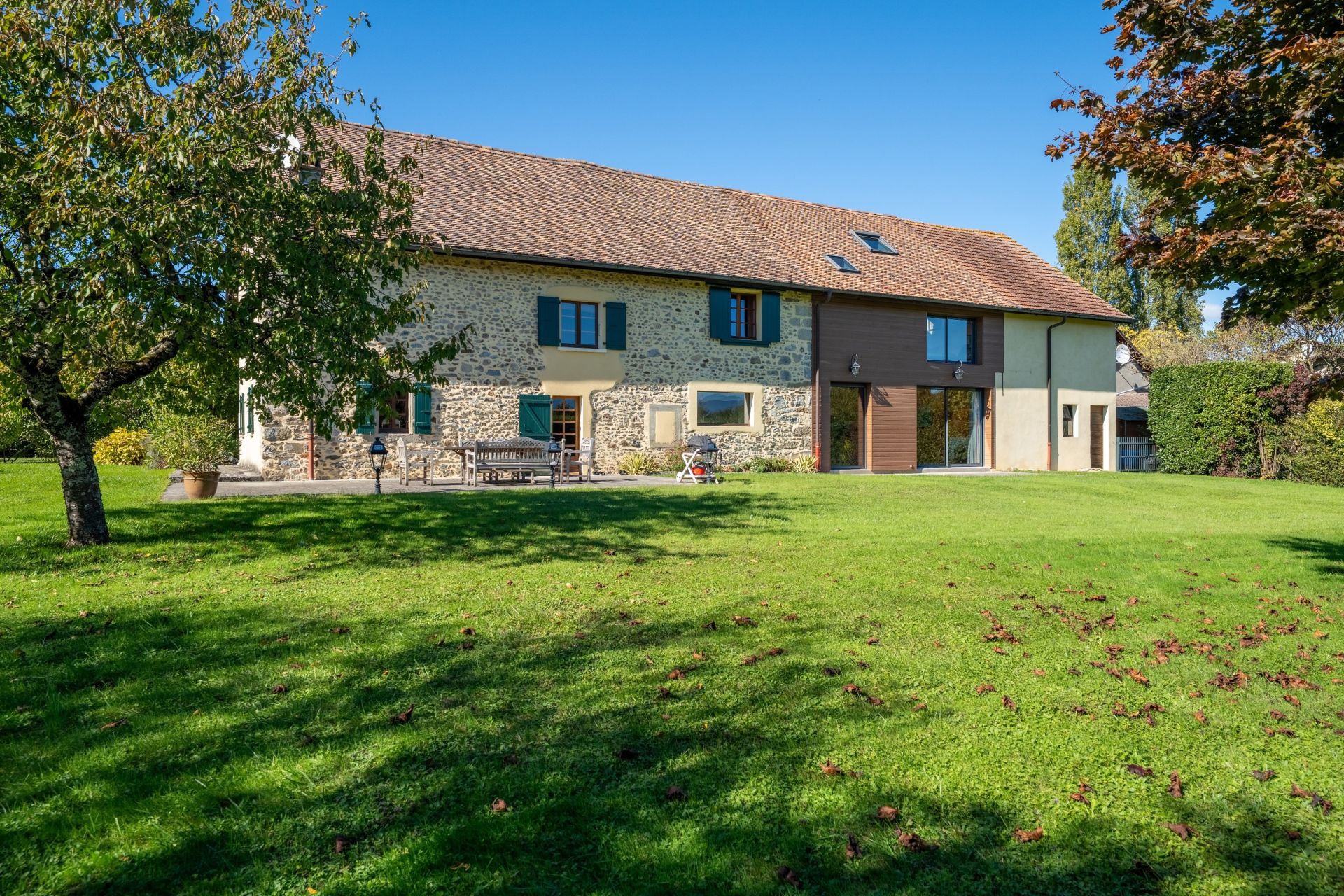 house 9 Rooms for sale on MASSONGY (74140)