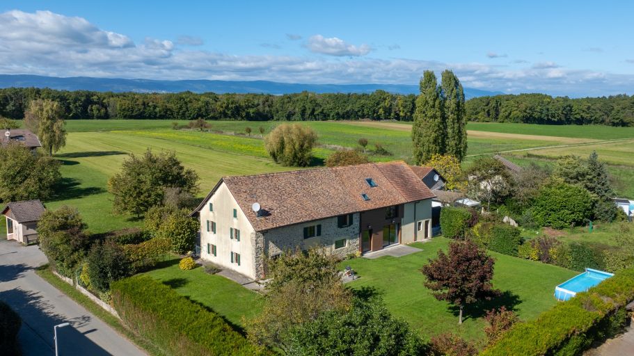 house 9 Rooms for sale on MASSONGY (74140)