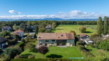 house 9 Rooms for sale on MASSONGY (74140)