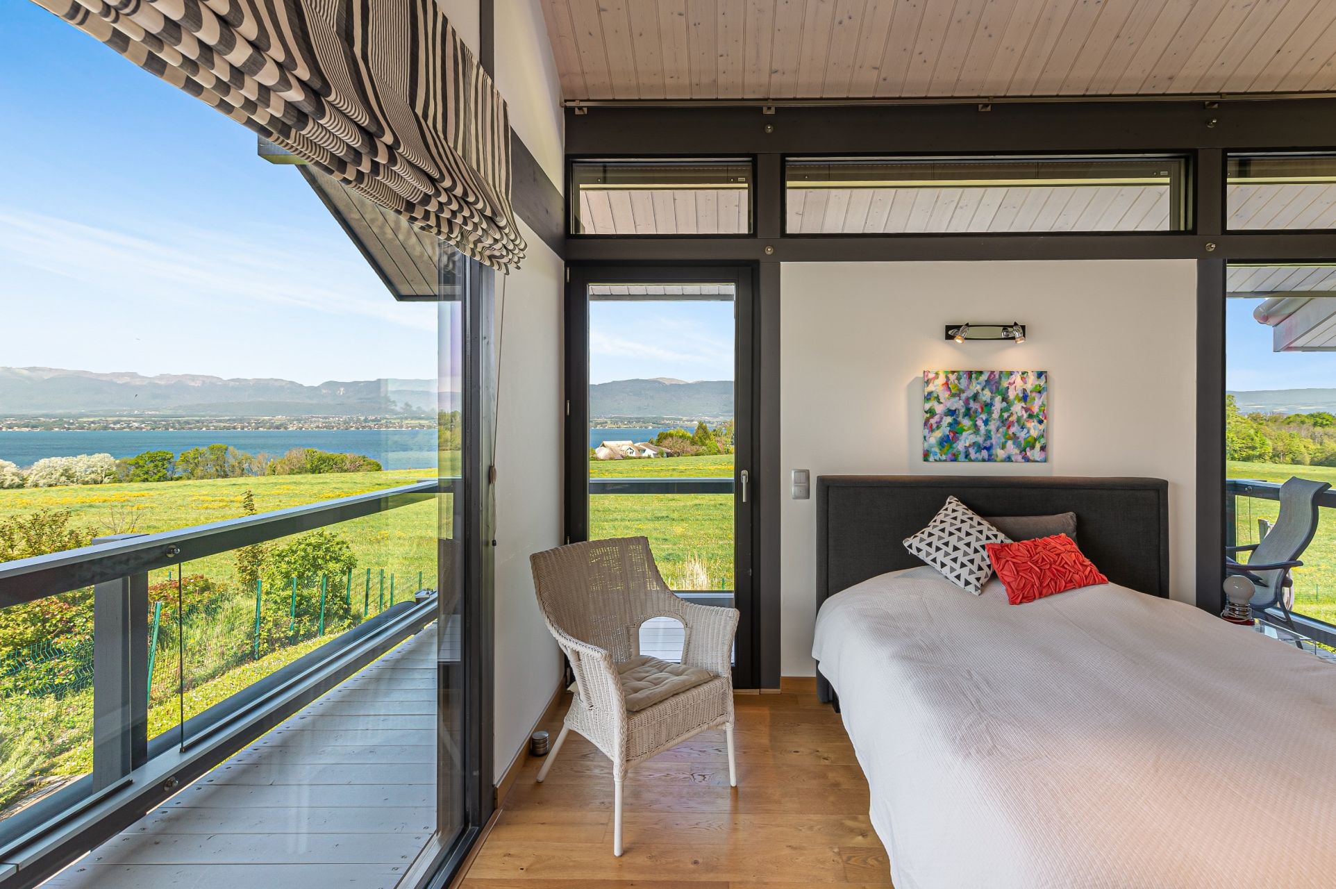 contemporary house 6 Rooms for sale on CHENS SUR LEMAN (74140)