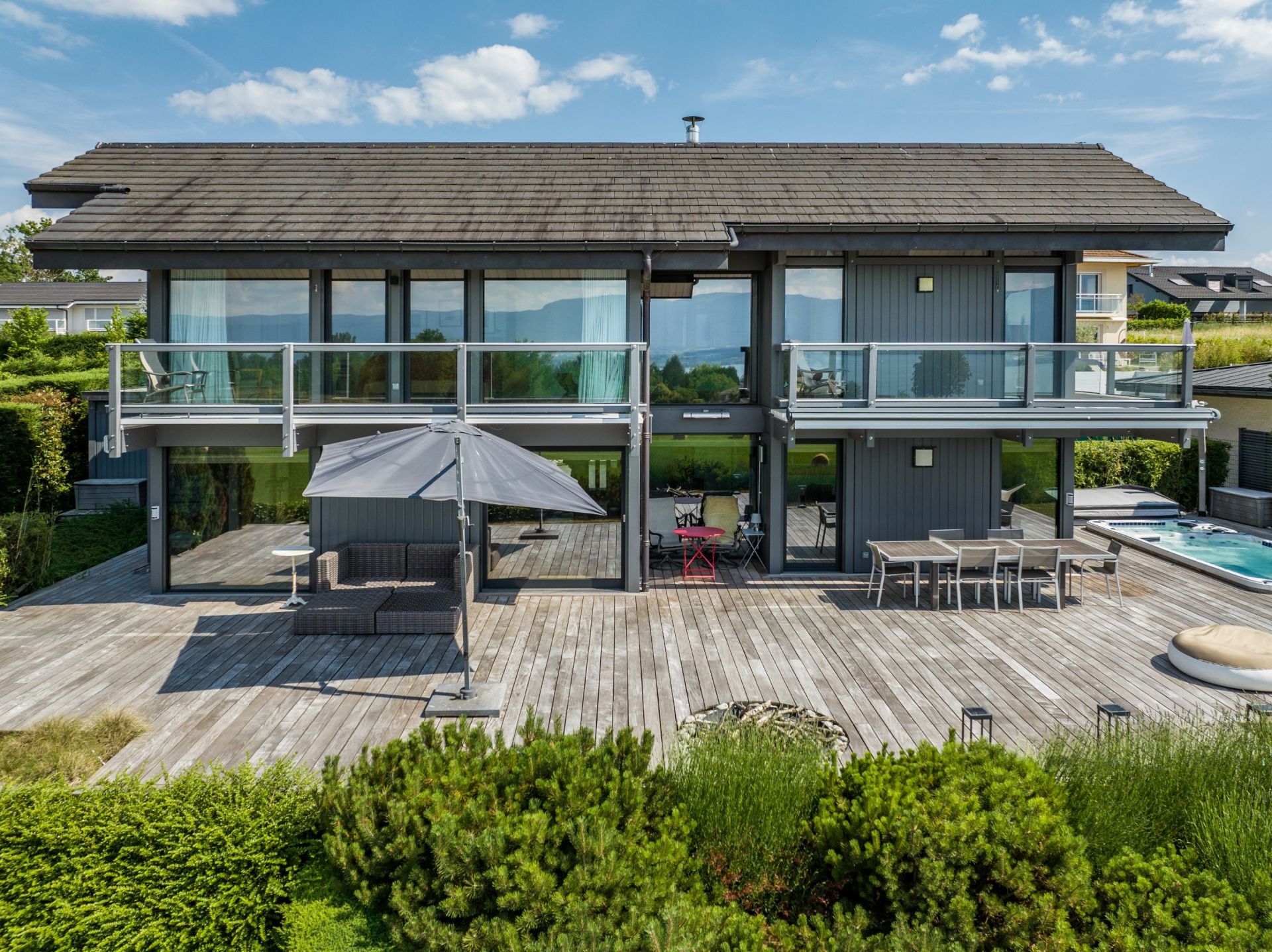 contemporary house 6 Rooms for sale on CHENS SUR LEMAN (74140)