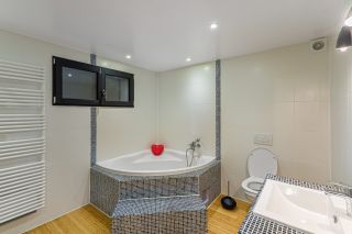 contemporary house 6 Rooms for sale on CHENS SUR LEMAN (74140)