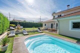 house 6 Rooms for sale on CHENS SUR LEMAN (74140)