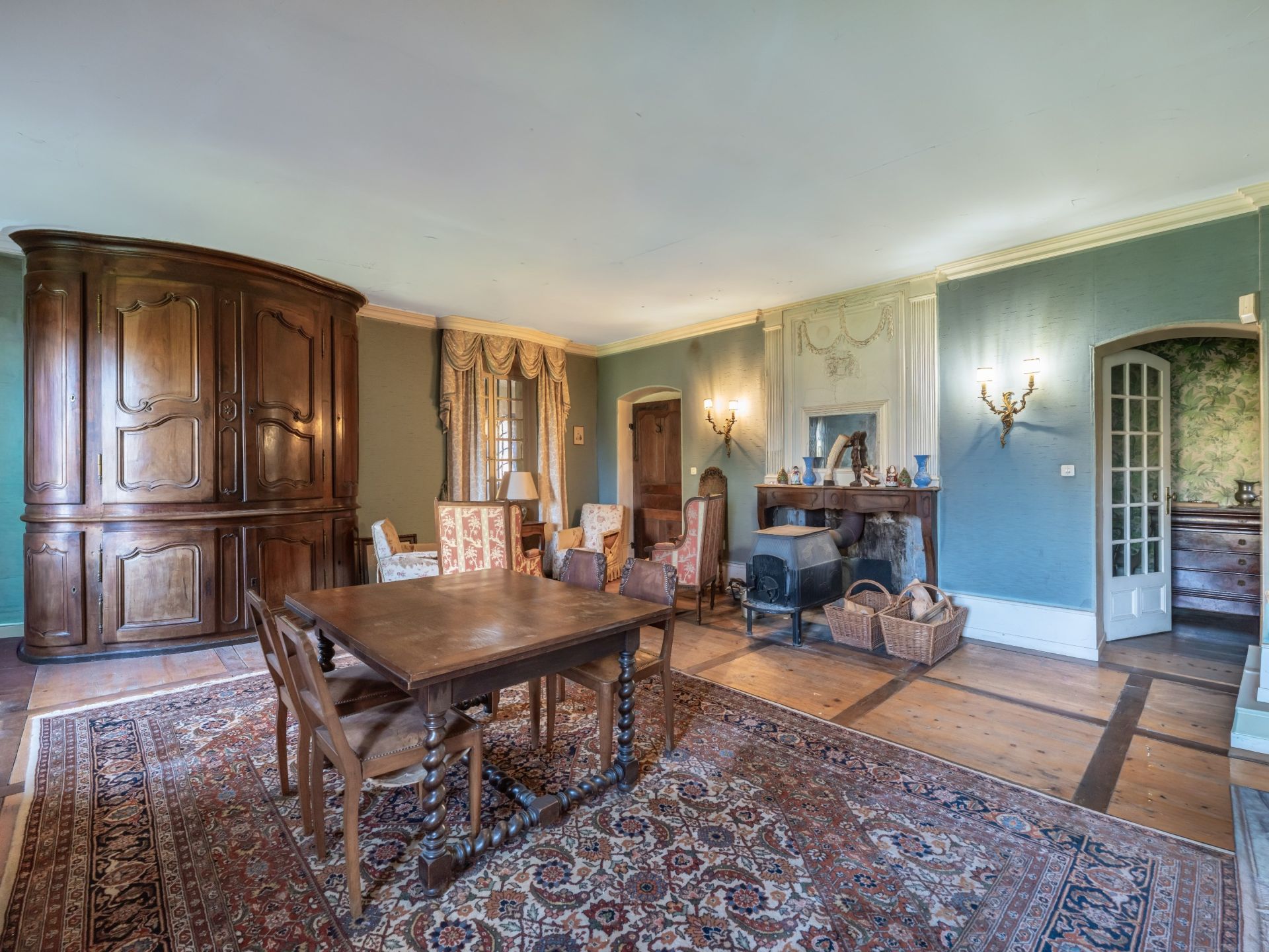 house 15 Rooms for sale on DOUVAINE (74140)