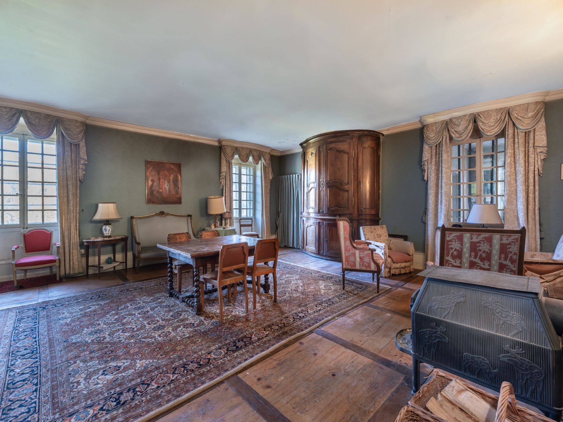 house 15 Rooms for sale on DOUVAINE (74140)