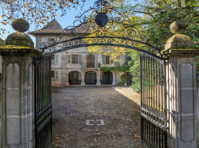 maison 15 Pièces en vente sur DOUVAINE (74140)