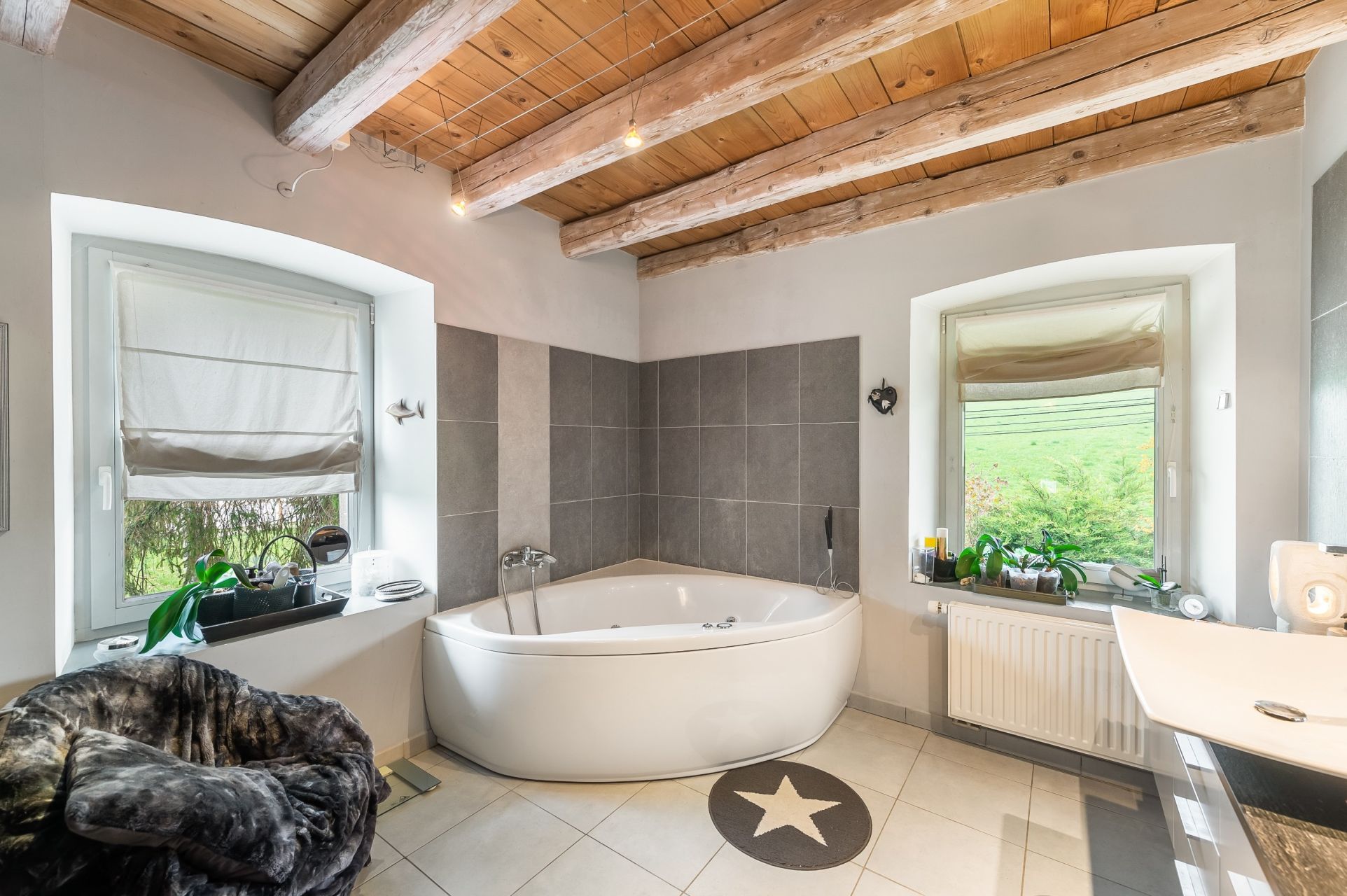 farm complex 5 Rooms for sale on BALLAISON (74140)