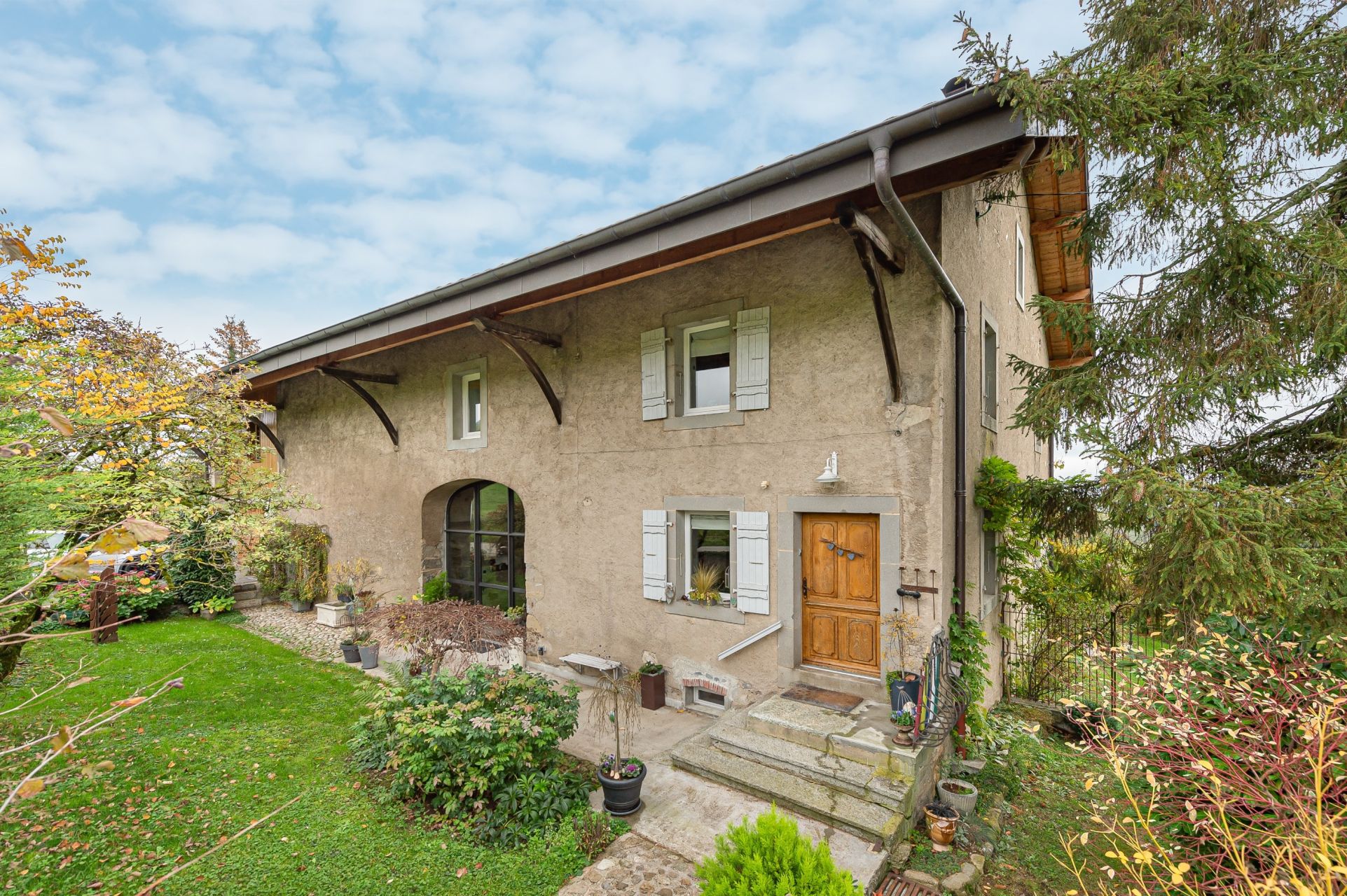 farm complex 5 Rooms for sale on BALLAISON (74140)