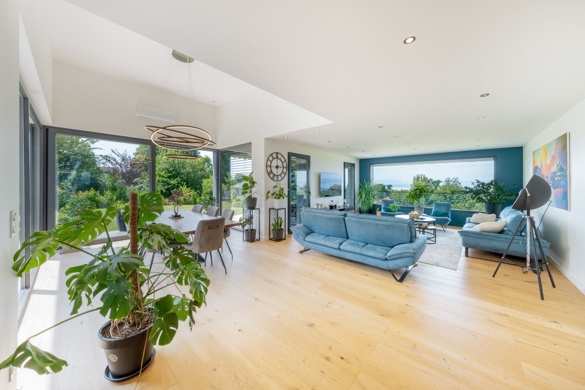 house 7 Rooms for sale on NEUVECELLE (74500)