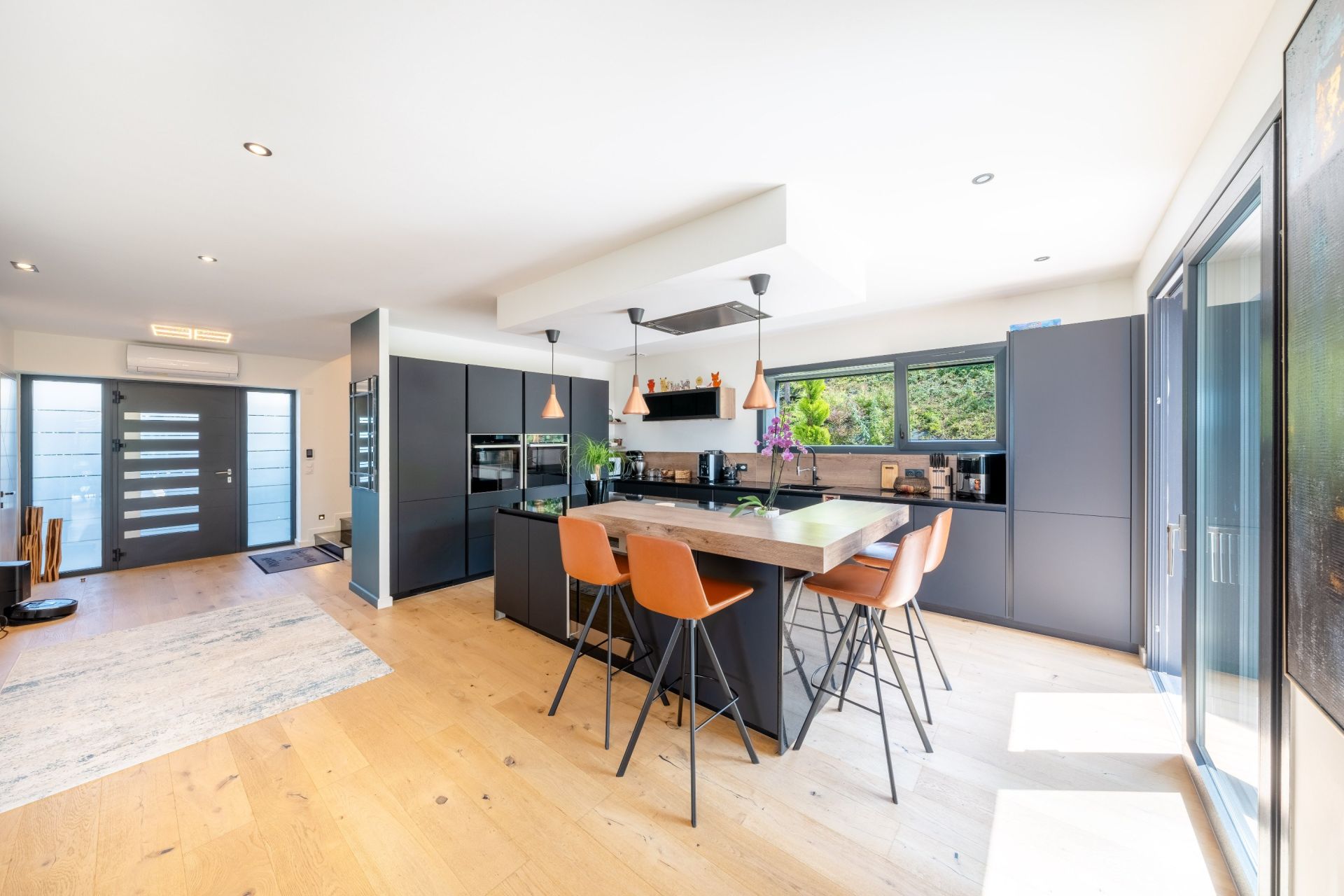 house 7 Rooms for sale on NEUVECELLE (74500)