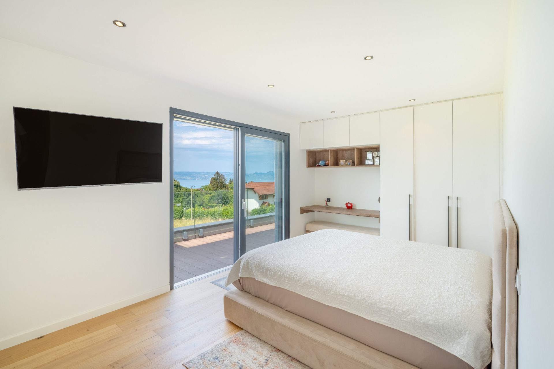 house 7 Rooms for sale on NEUVECELLE (74500)