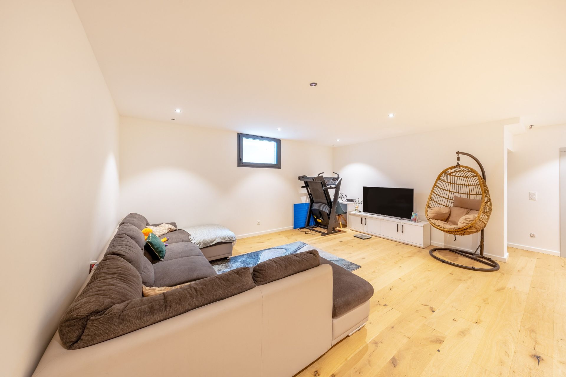 house 7 Rooms for sale on NEUVECELLE (74500)