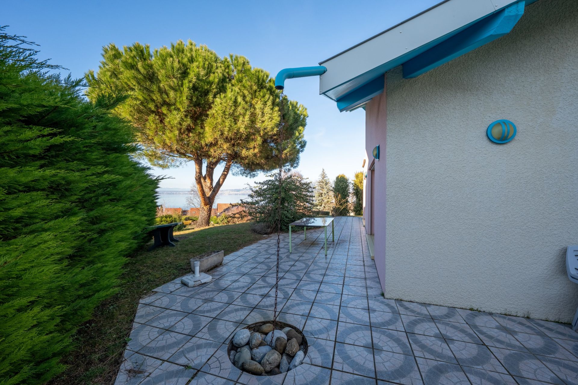 house 8 Rooms for sale on NEUVECELLE (74500)