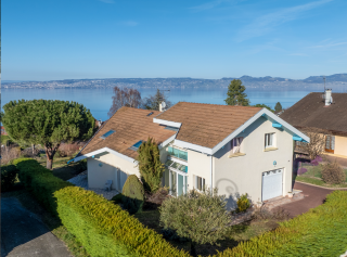 house 8 Rooms for sale on NEUVECELLE (74500)