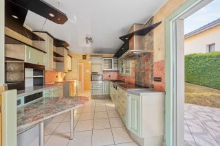 house 8 Rooms for sale on NEUVECELLE (74500)