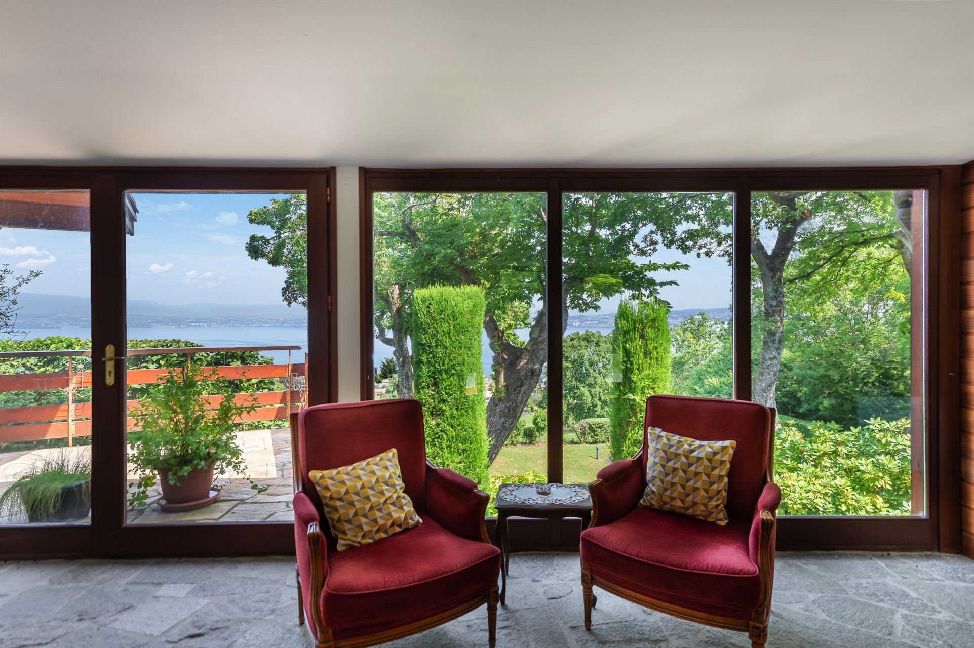 villa 6 Rooms for sale on NEUVECELLE (74500)