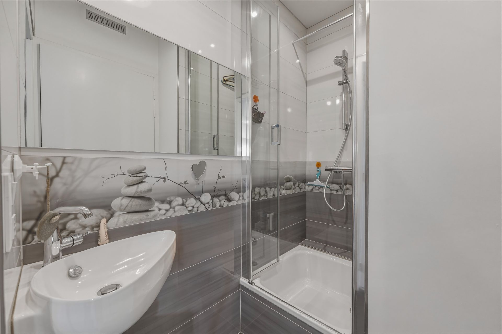 apartment 4 Rooms for sale on AMPHION LES BAINS (74500)