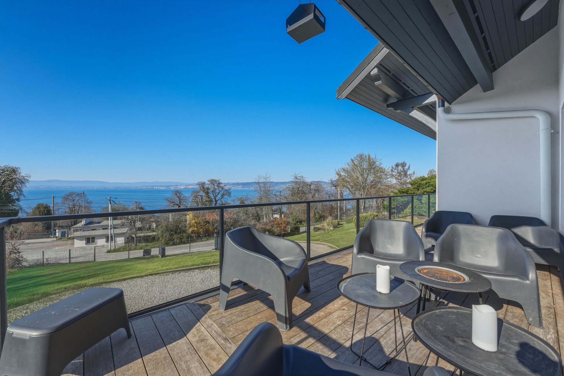house 7 Rooms for sale on LUGRIN (74500)