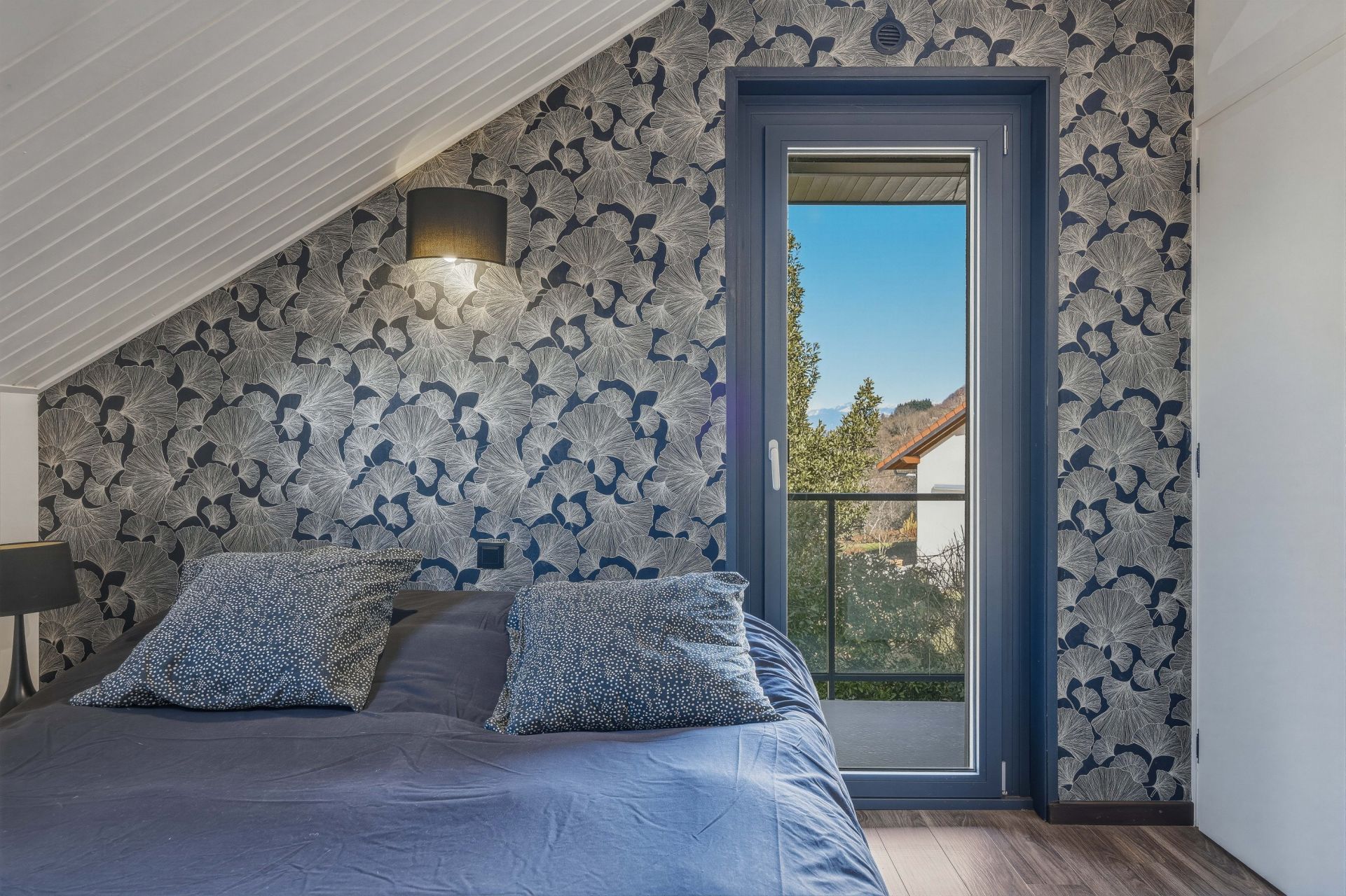 house 7 Rooms for sale on LUGRIN (74500)