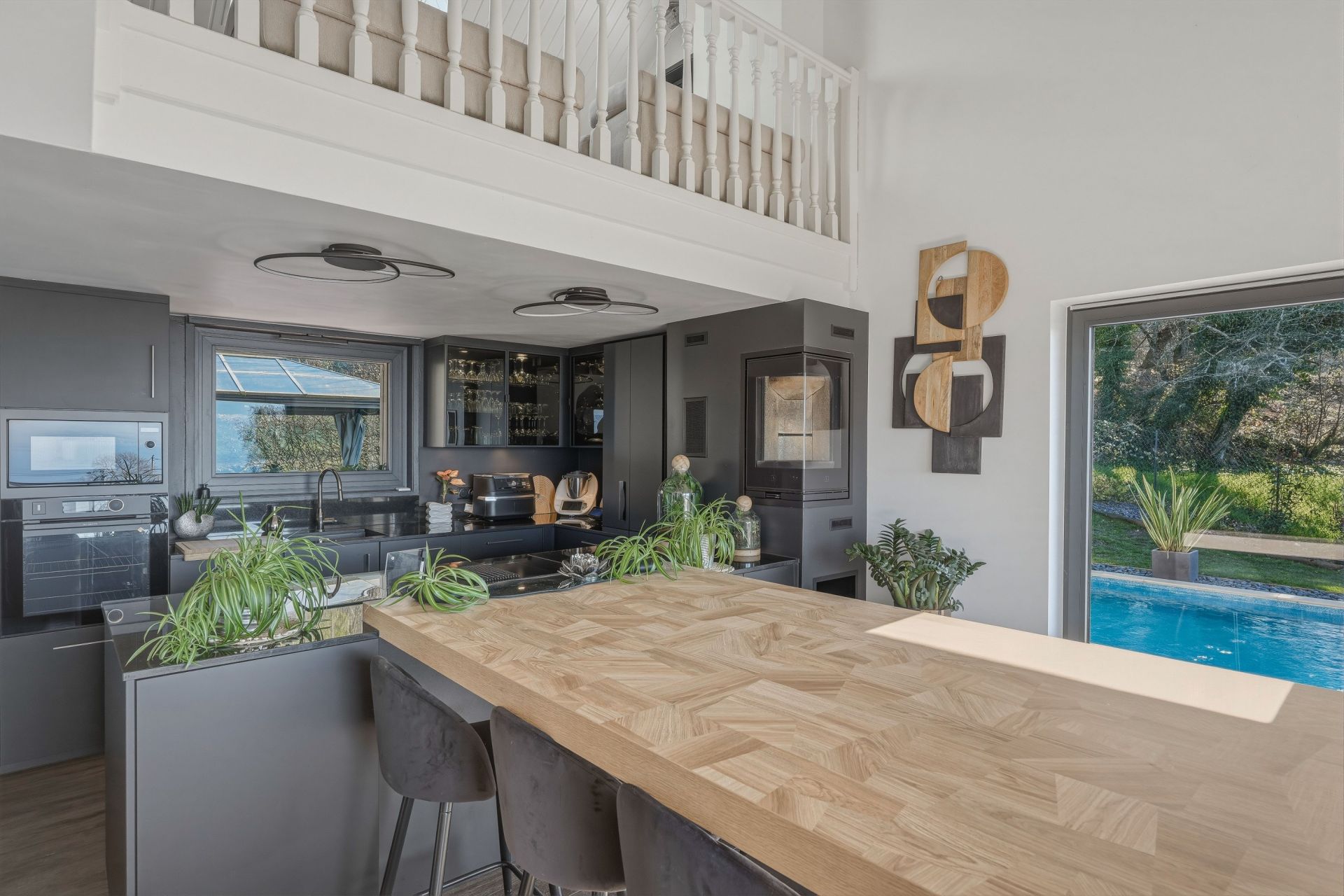 house 7 Rooms for sale on LUGRIN (74500)