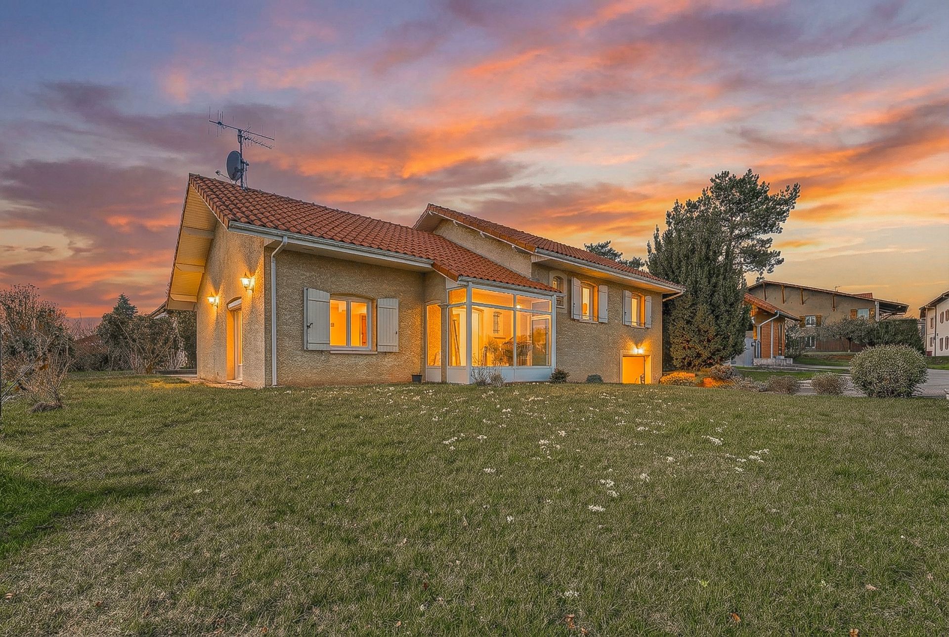 house 7 Rooms for sale on DOUVAINE (74140)