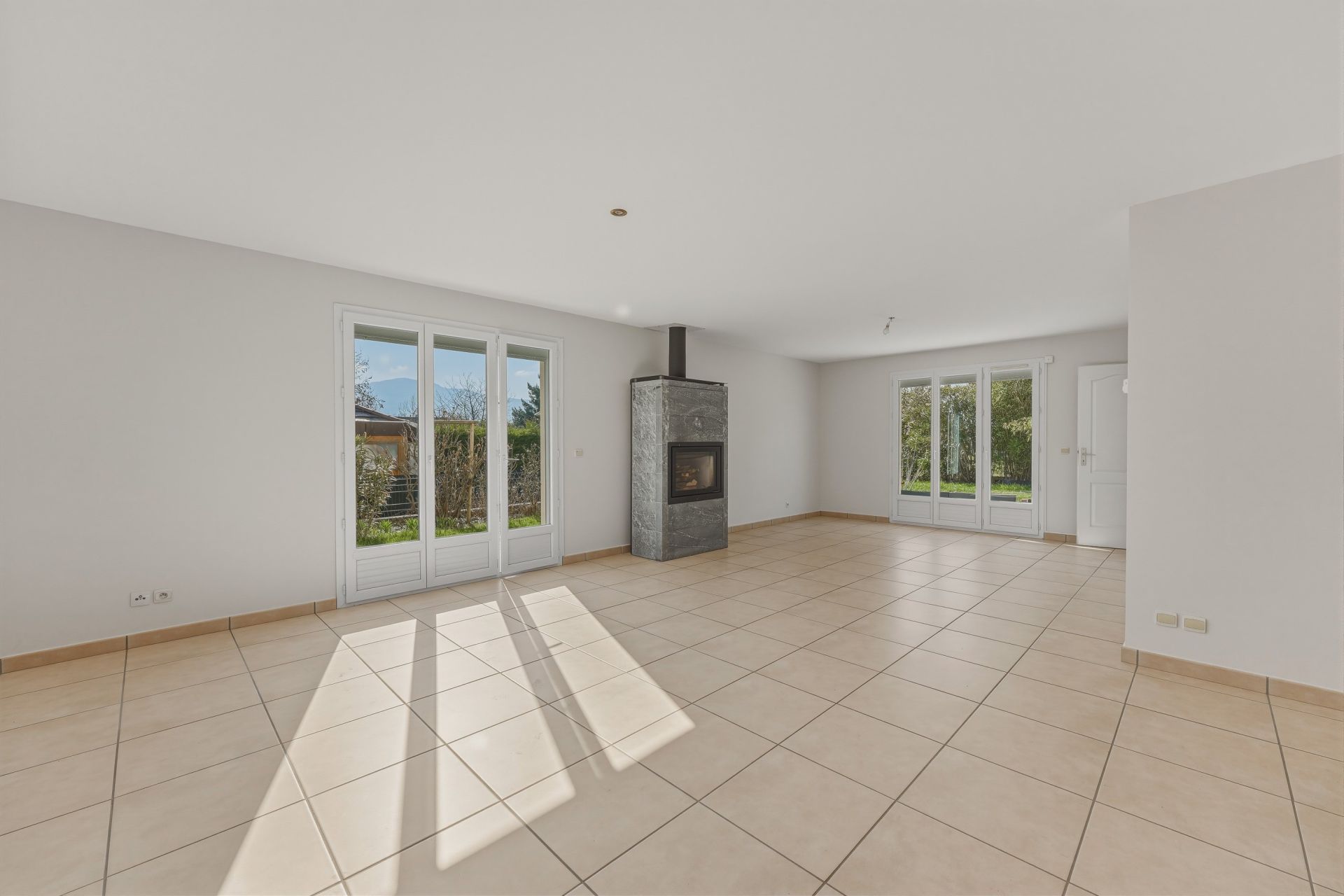 maison 7 Pièces en vente sur DOUVAINE (74140)