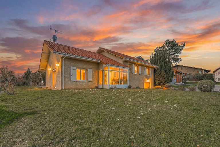 maison 7 Pièces en vente sur DOUVAINE (74140)