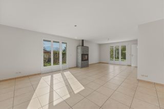 house 7 Rooms for sale on DOUVAINE (74140)