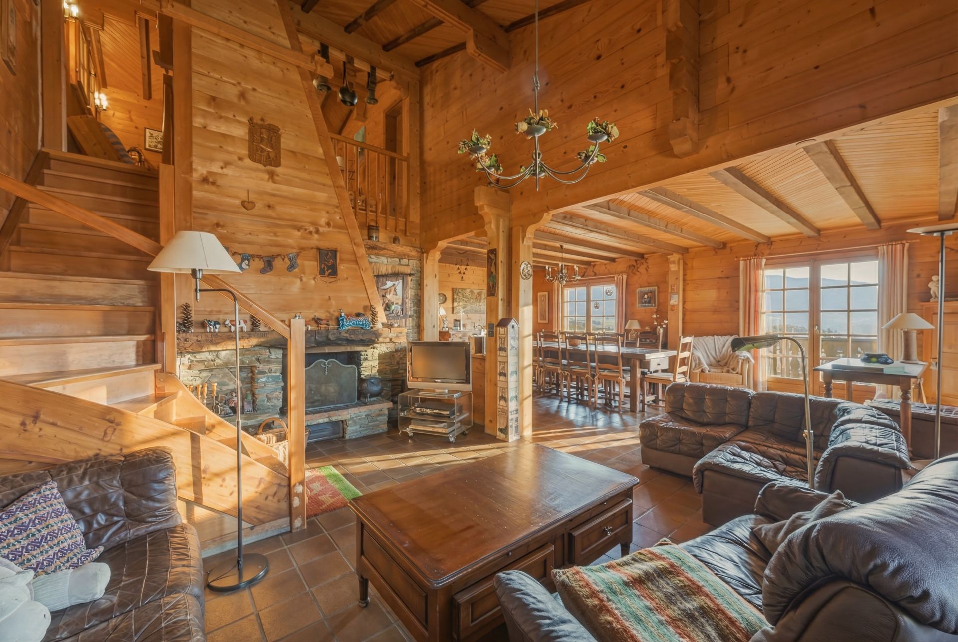 chalet 9 Rooms for sale on PERRIGNIER (74550)