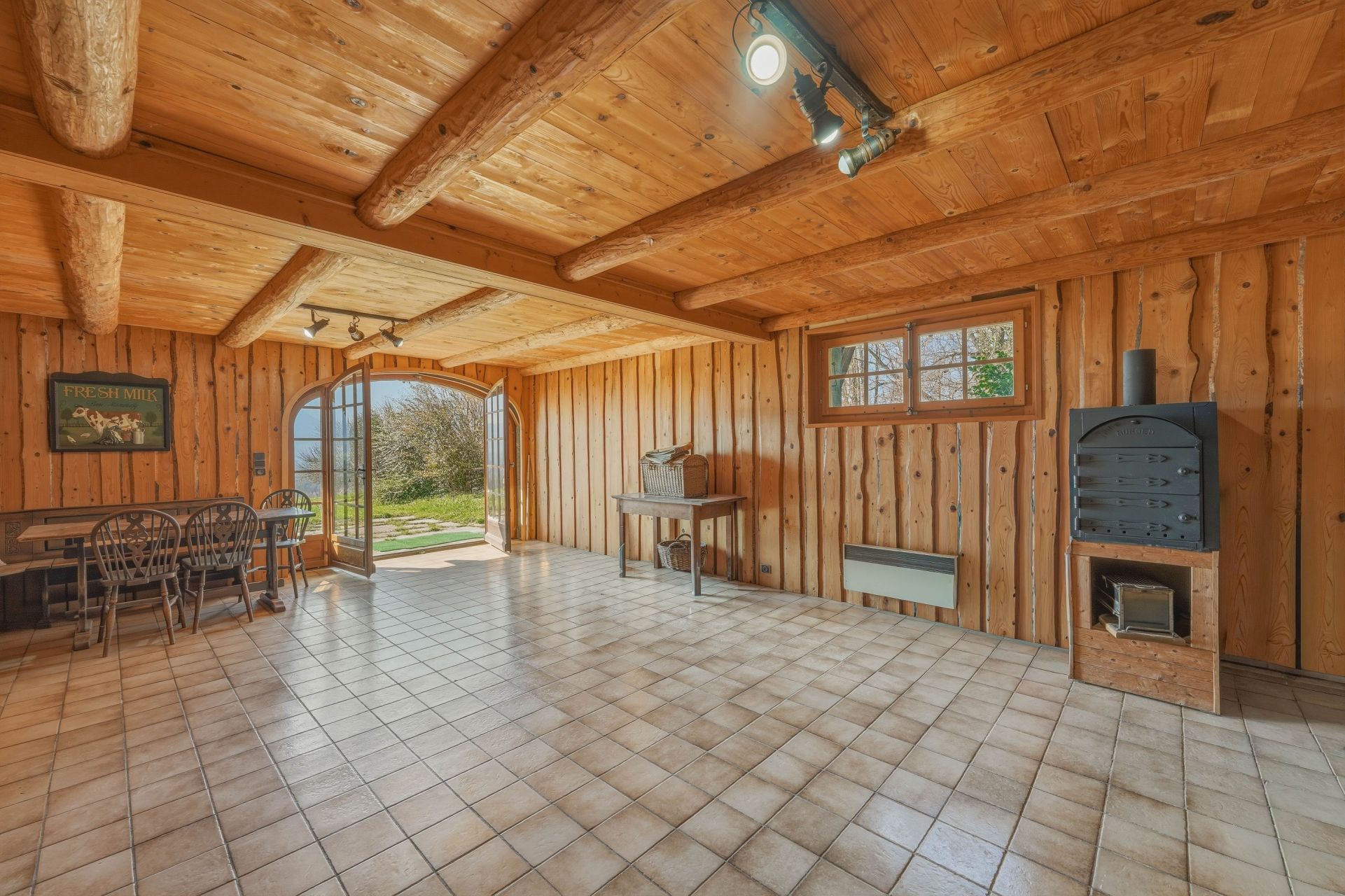 chalet 9 Rooms for sale on PERRIGNIER (74550)