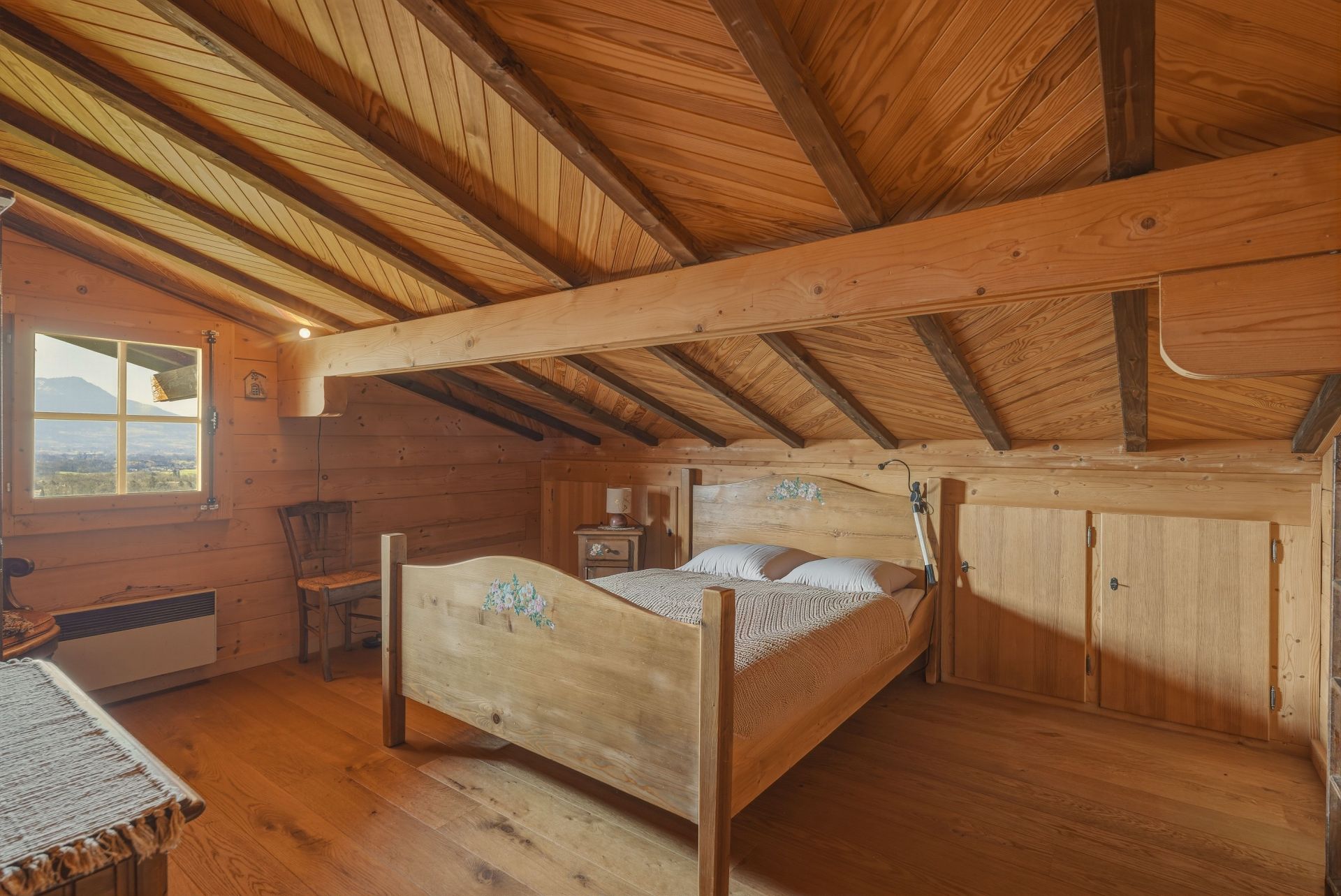 chalet 9 Rooms for sale on PERRIGNIER (74550)