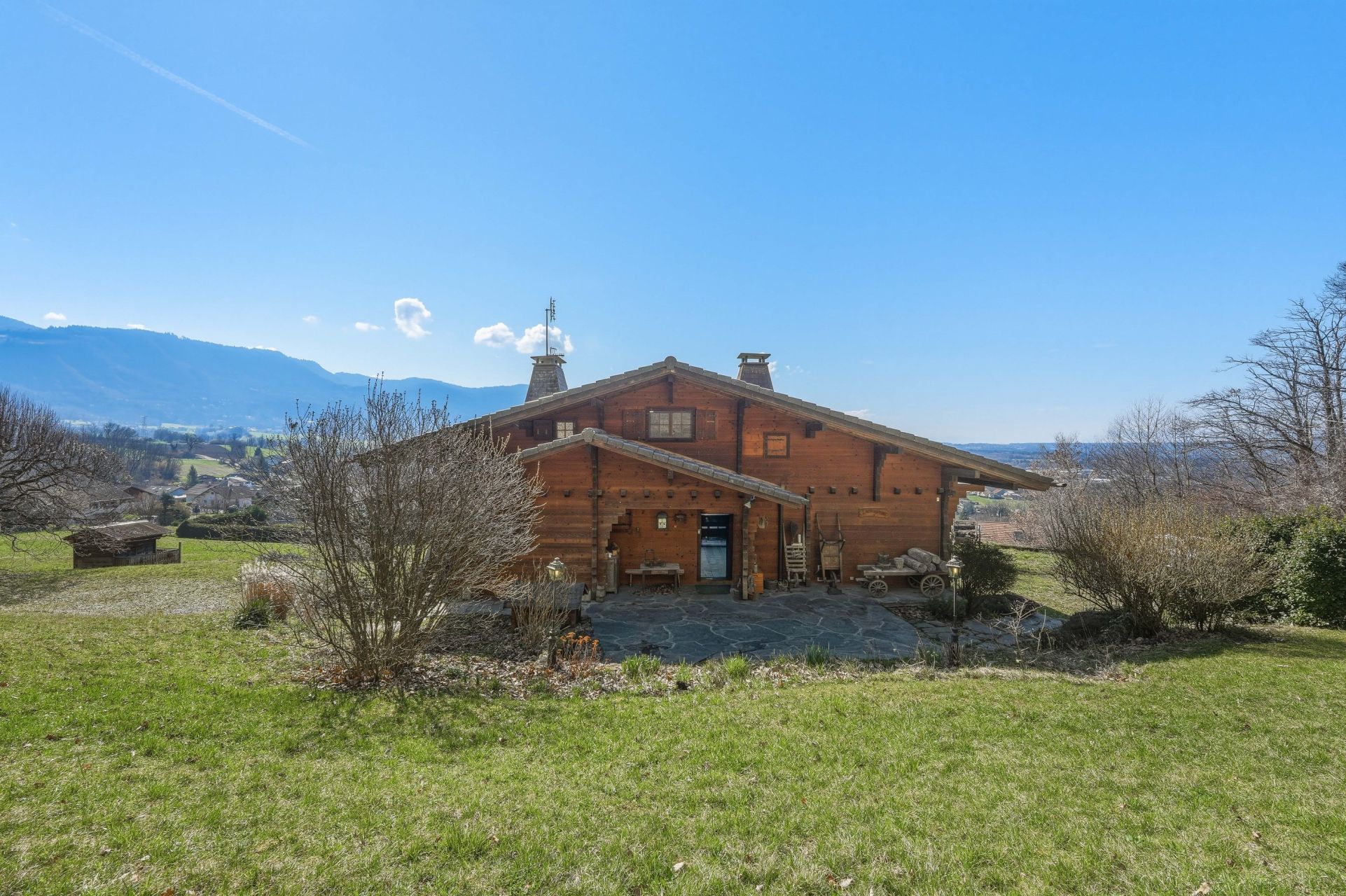 chalet 9 Rooms for sale on PERRIGNIER (74550)