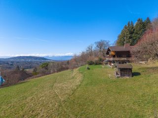 chalet 9 Rooms for sale on PERRIGNIER (74550)