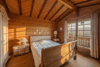 chalet 9 Rooms for sale on PERRIGNIER (74550)