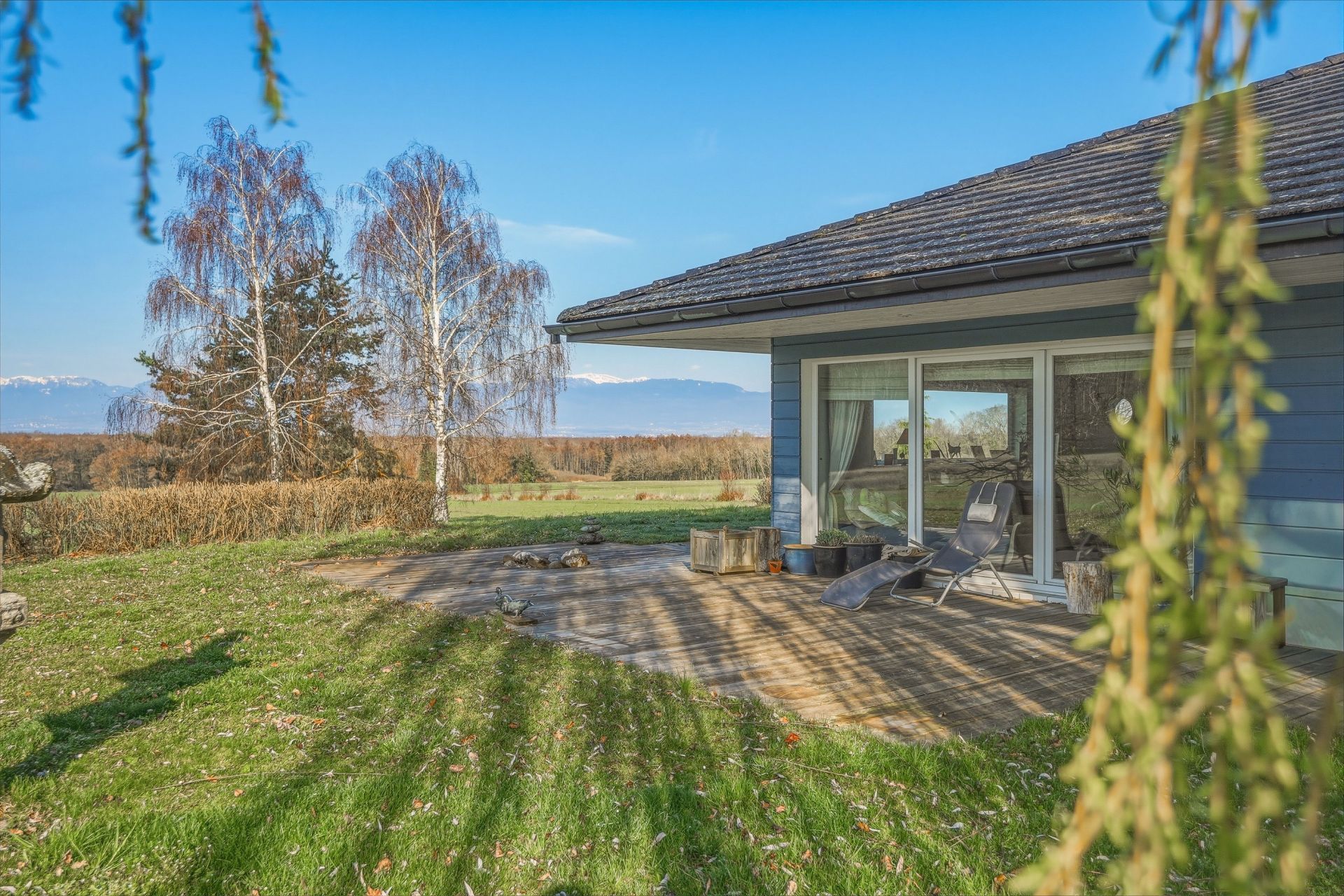 house 9 Rooms for sale on LOISIN (74140)