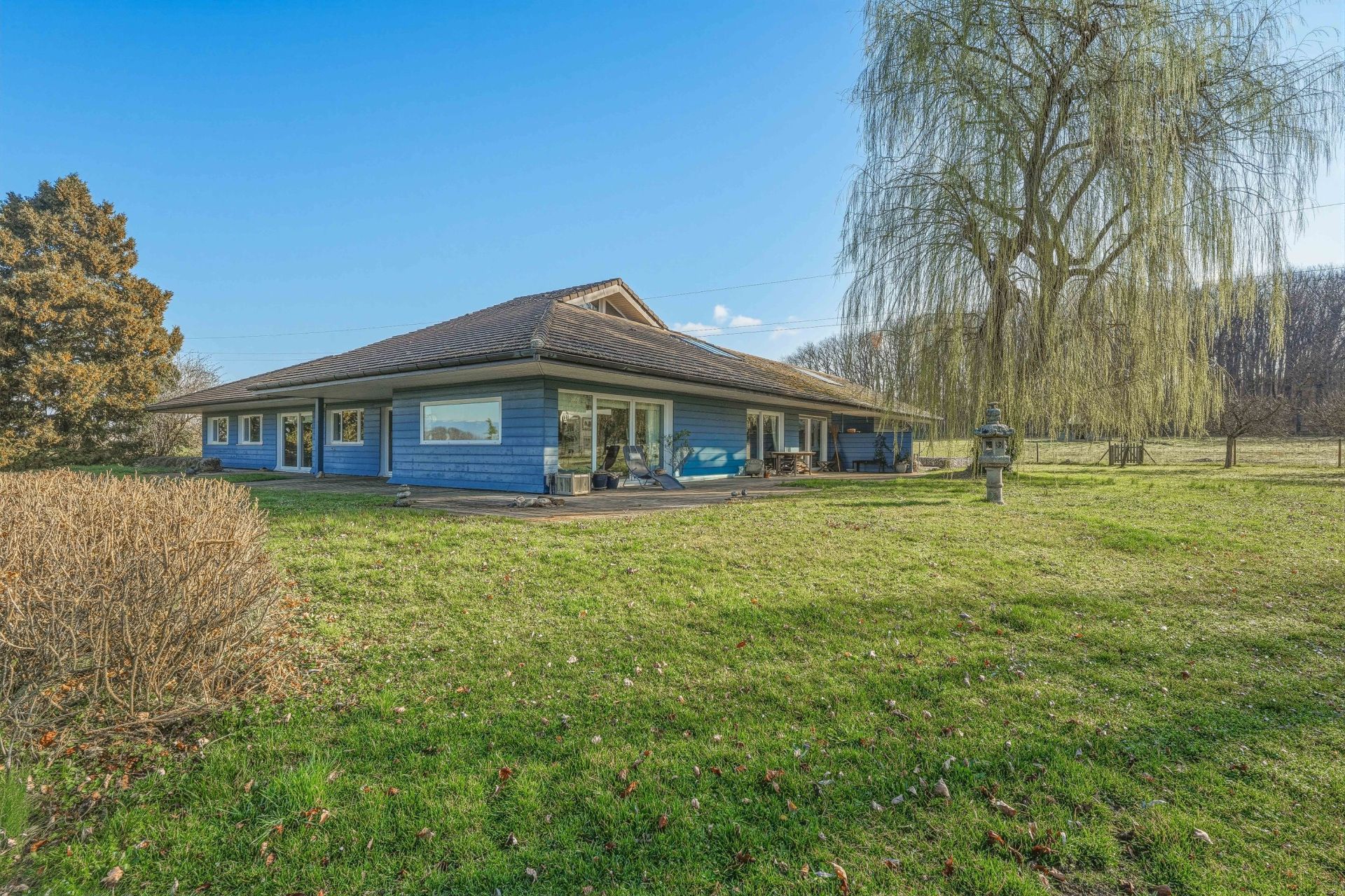 house 9 Rooms for sale on LOISIN (74140)