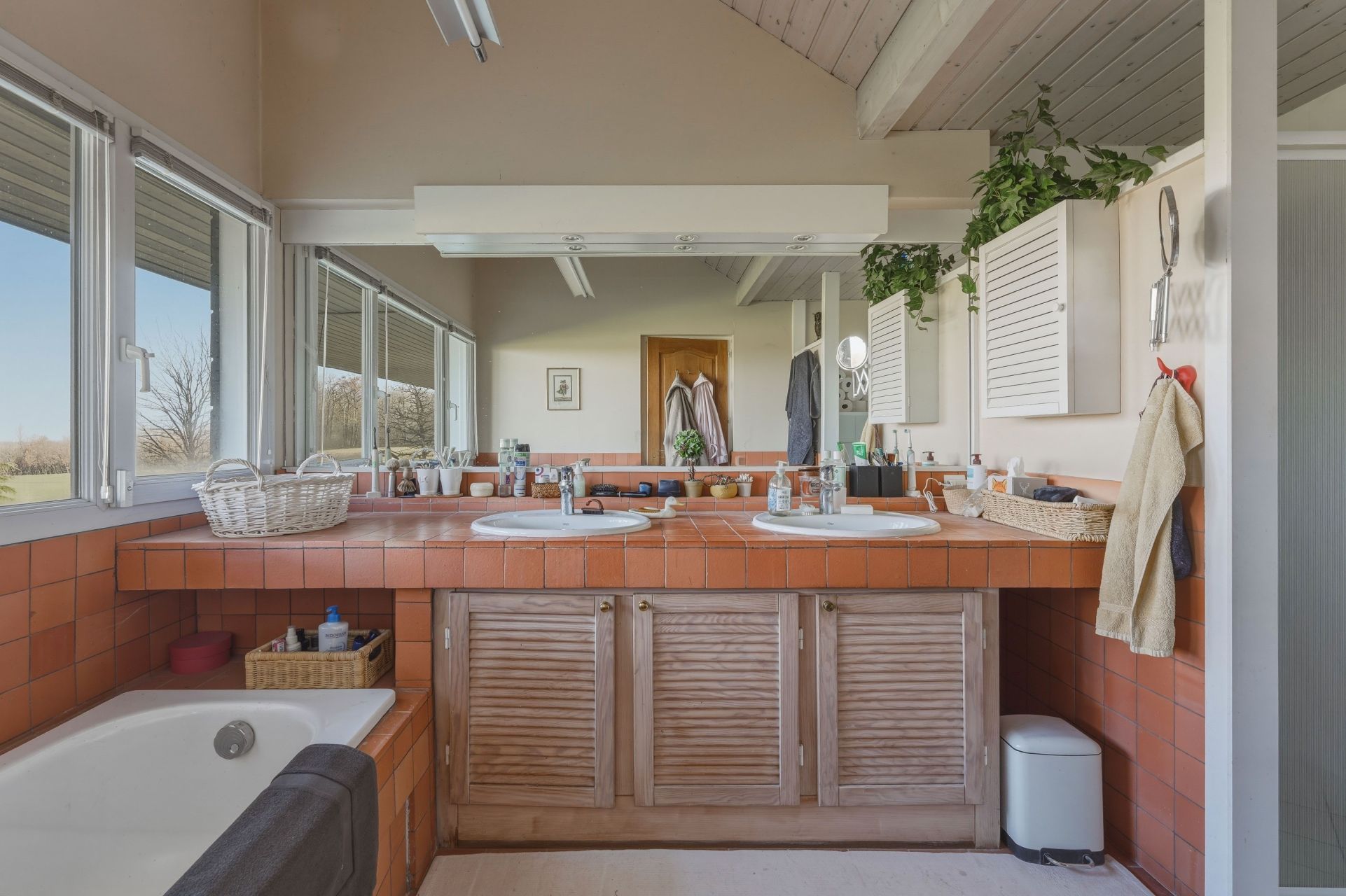 house 9 Rooms for sale on LOISIN (74140)