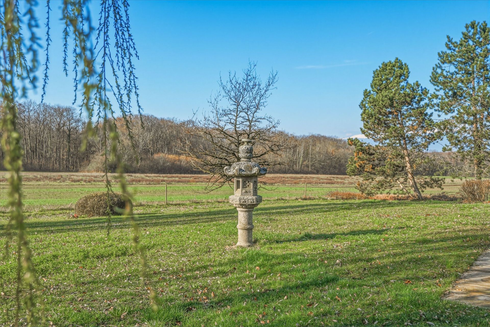 house 9 Rooms for sale on LOISIN (74140)