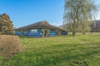 house 9 Rooms for sale on LOISIN (74140)