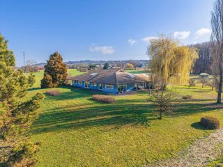 house 9 Rooms for sale on LOISIN (74140)