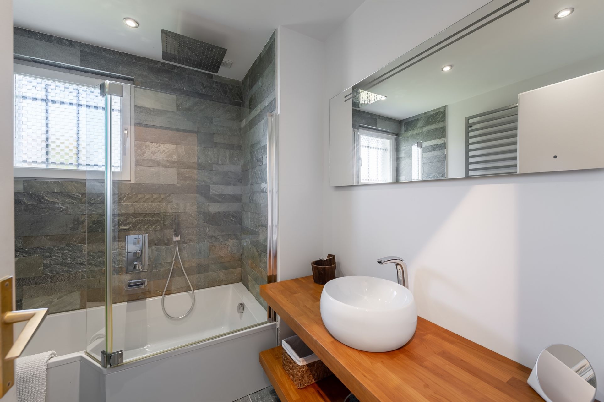 villa 5 Rooms for sale on NERNIER (74140)