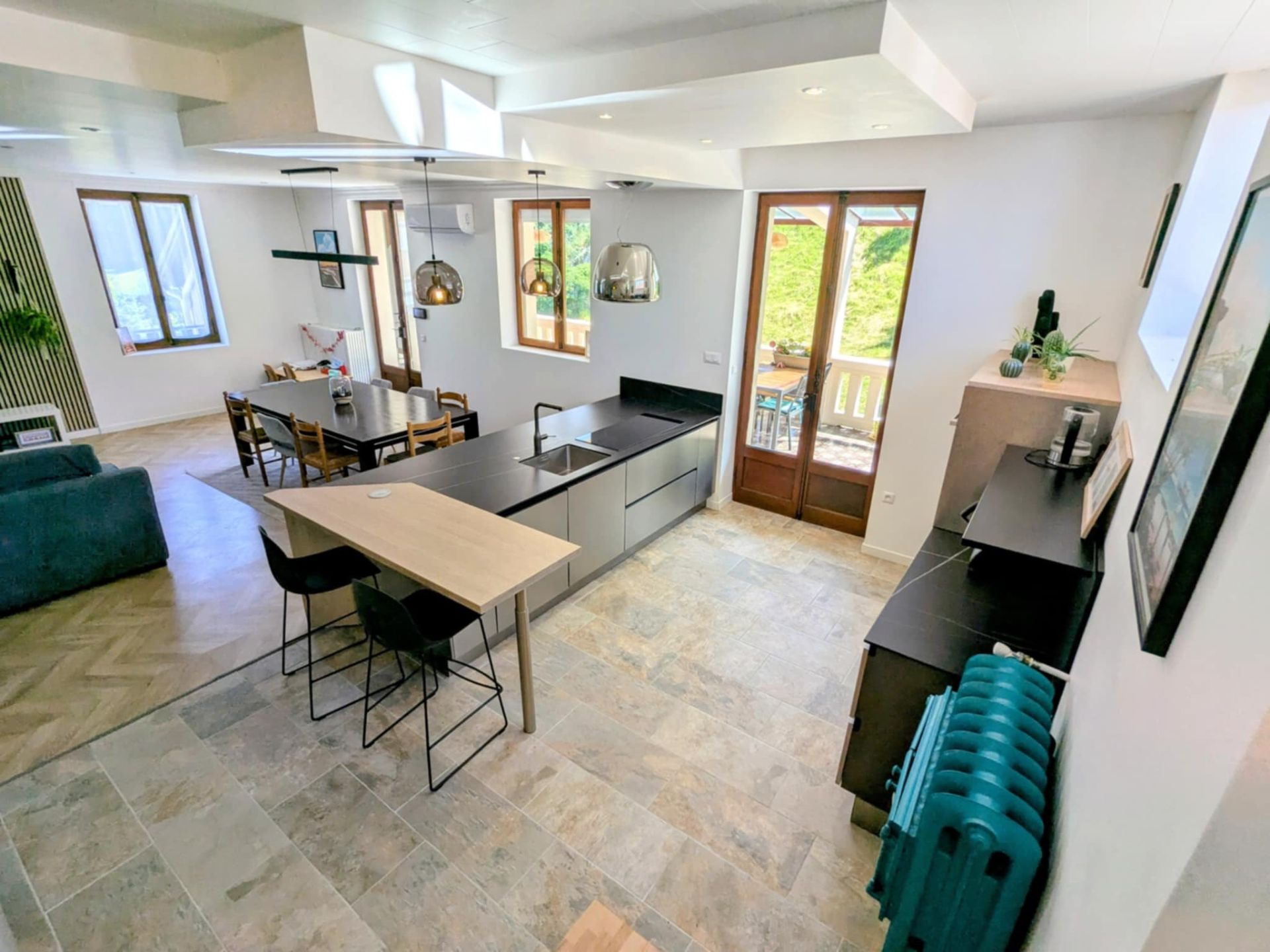 apartment 9 Rooms for sale on EVIAN LES BAINS (74500)