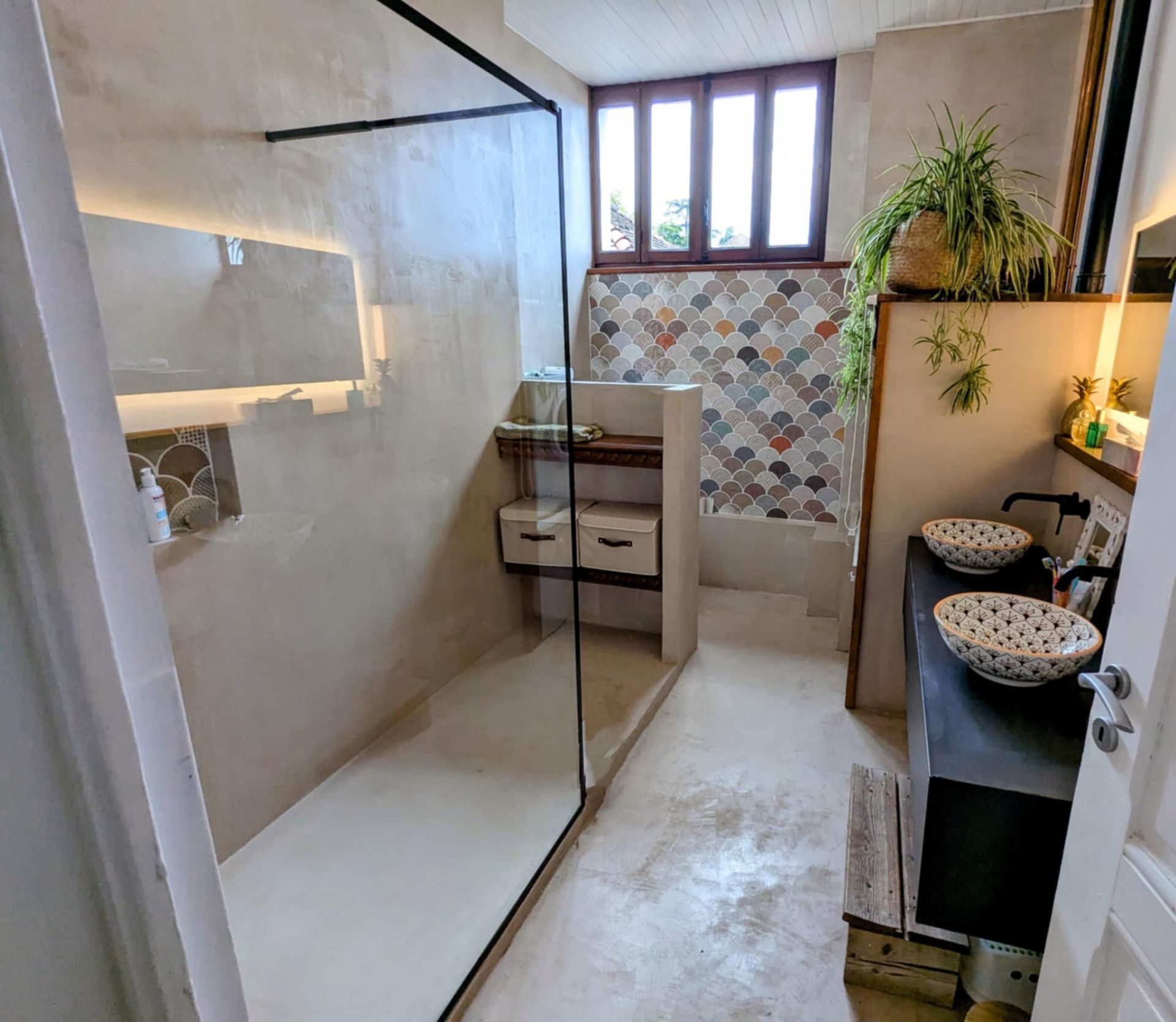 apartment 9 Rooms for sale on EVIAN LES BAINS (74500)