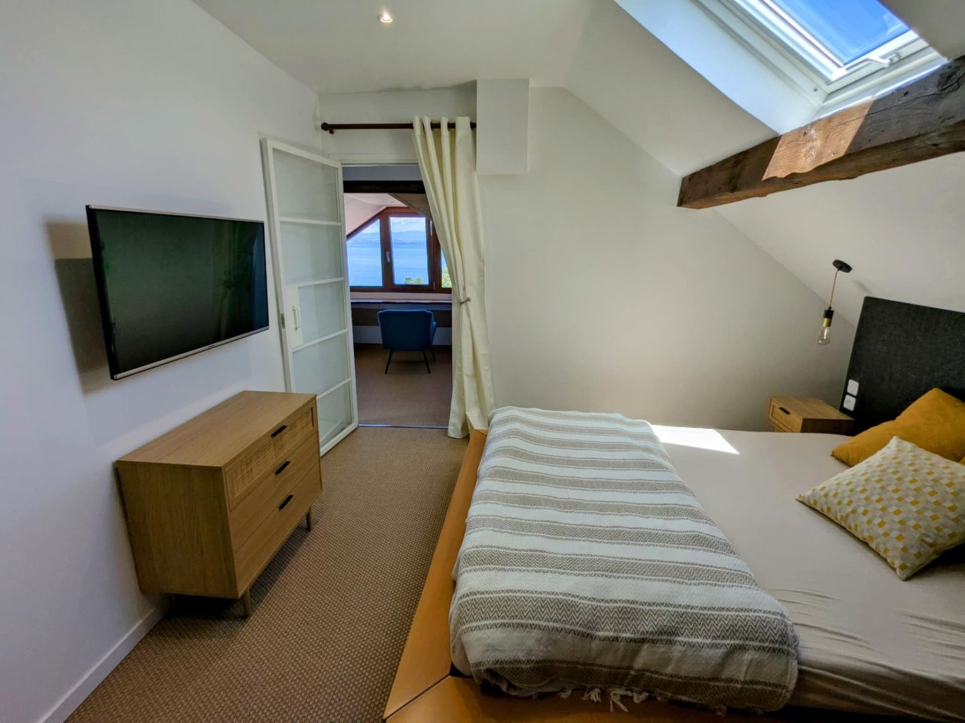 apartment 9 Rooms for sale on EVIAN LES BAINS (74500)