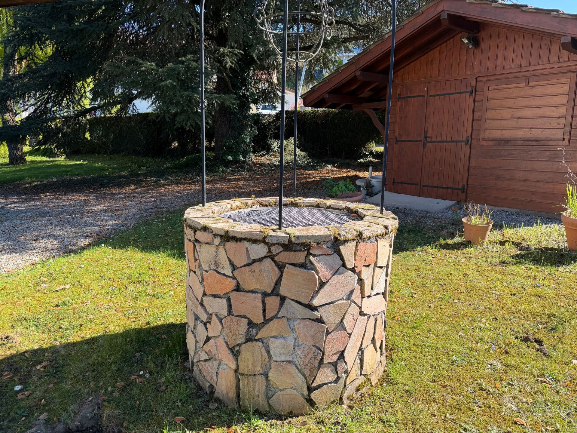 house 9 Rooms for sale on LUGRIN (74500)