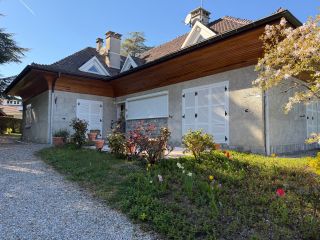 house 9 Rooms for sale on LUGRIN (74500)