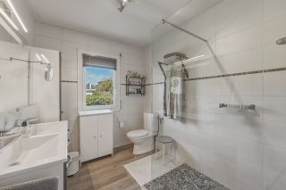 villa 4 Rooms for sale on CHENS SUR LEMAN (74140)